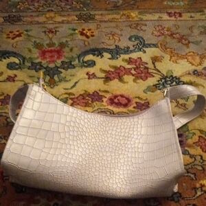 Elegant Cream Crocodile-Embossed Women's Bag